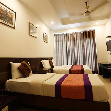 Hotel Maya 'New Delhi' Εξωτερικό φωτογραφία
