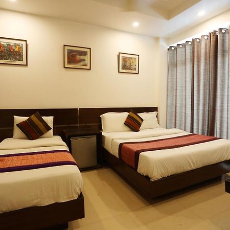 Hotel Maya 'New Delhi' Εξωτερικό φωτογραφία