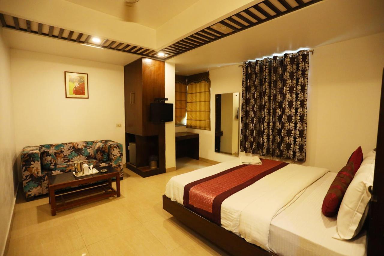 Hotel Maya 'New Delhi' Εξωτερικό φωτογραφία