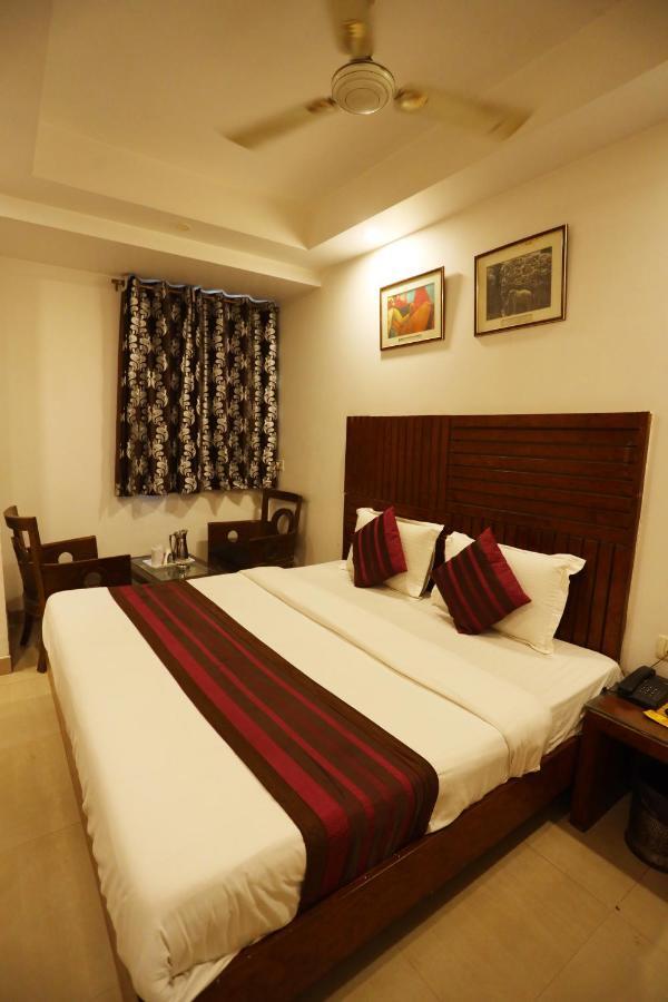 Hotel Maya 'New Delhi' Εξωτερικό φωτογραφία