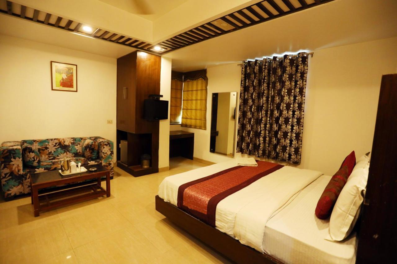 Hotel Maya 'New Delhi' Εξωτερικό φωτογραφία