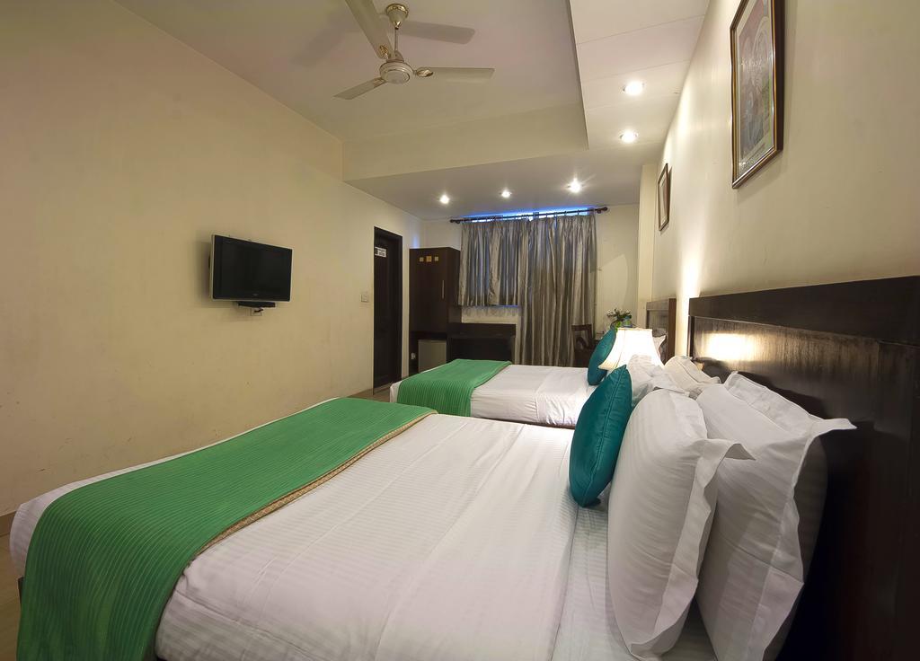 Hotel Maya 'New Delhi' Εξωτερικό φωτογραφία