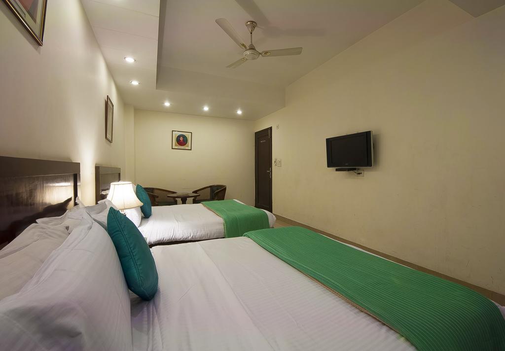 Hotel Maya 'New Delhi' Εξωτερικό φωτογραφία