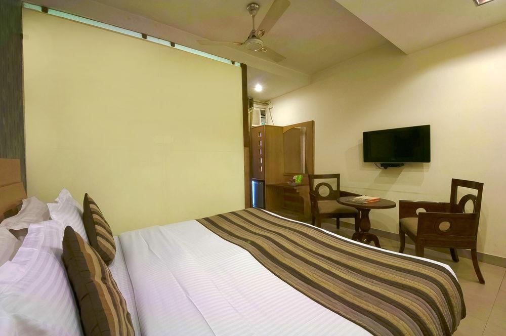 Hotel Maya 'New Delhi' Εξωτερικό φωτογραφία