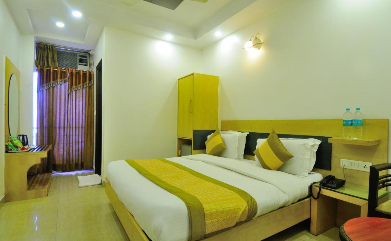 Hotel Maya 'New Delhi' Εξωτερικό φωτογραφία