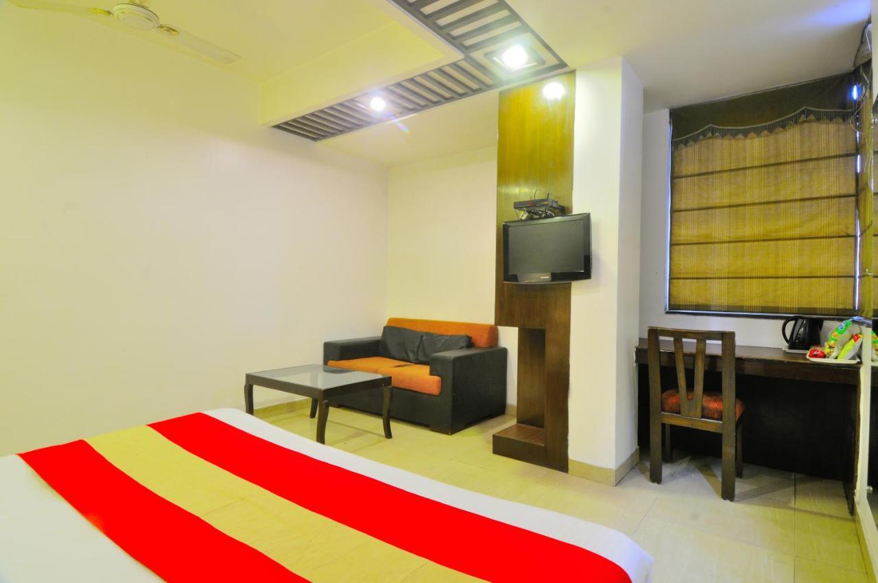 Hotel Maya 'New Delhi' Εξωτερικό φωτογραφία